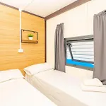 Botel Hoceanika Houseboat