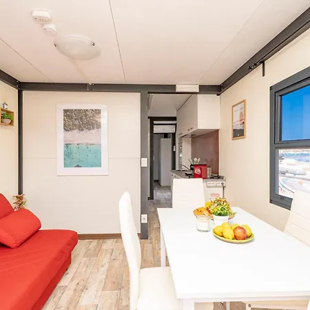 Botel Hoceanika Houseboat *