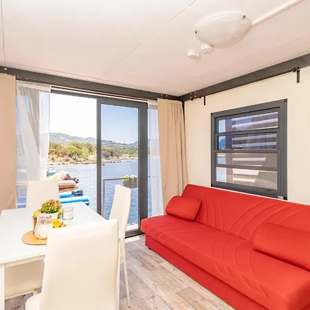 Hoceanika Houseboat Botel Porto Rotondo