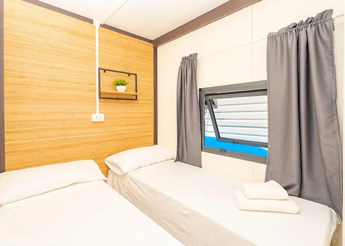 Botel Hoceanika Houseboat