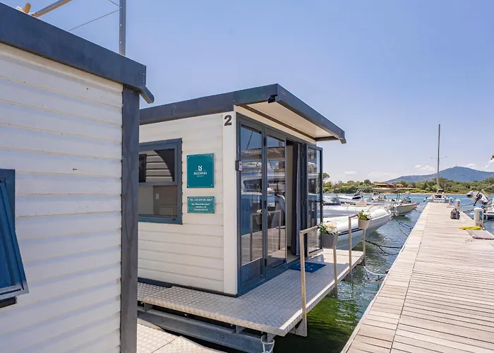 Hoceanika Houseboat